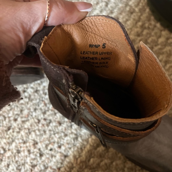 Freebird size 5 - Picture 2 of 3